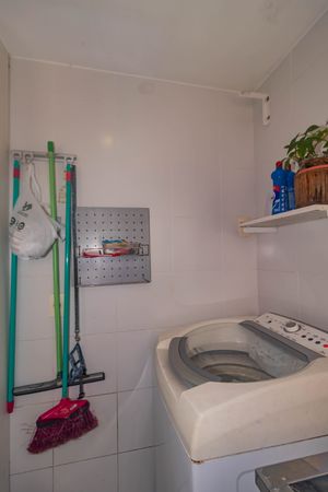 Image 32 - 892250