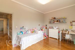 Image 17 - 892298