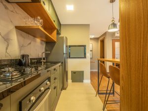 Image 11 - 892304