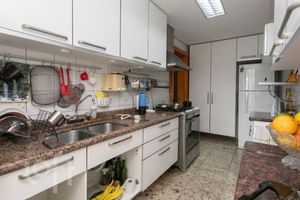 Image 24 - 892307