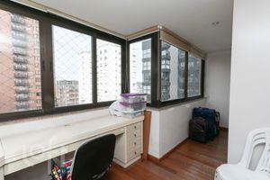 Image 36 - 892307