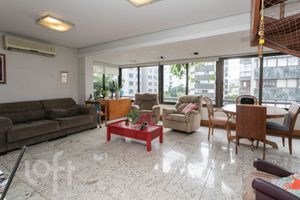 Image 65 - 892307