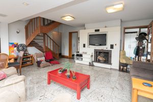 Image 1 - 892307