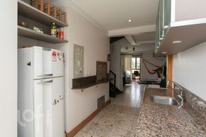 Image 44 - 892307
