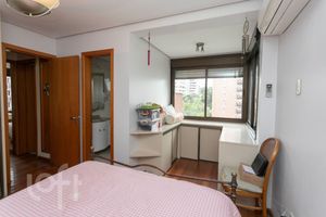Image 14 - 892307