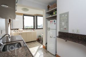 Image 43 - 892307