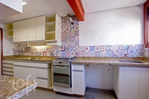 Image 15 - 892310