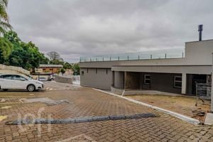 Image 24 - 892319