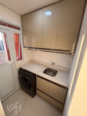 Image 9 - 892322