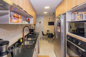 Image 52 - 892323
