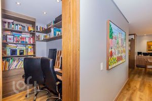 Image 39 - 892323