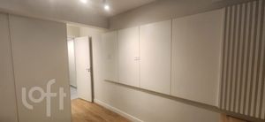 Image 4 - 892347