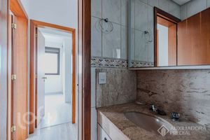 Image 8 - 892348