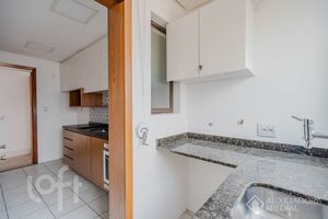 Image 21 - 892348