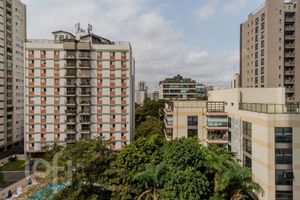 Image 17 - 892352
