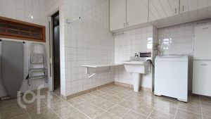 Image 6 - 892362