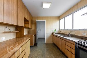 Image 13 - 892376