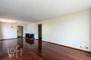 Image 4 - 892376