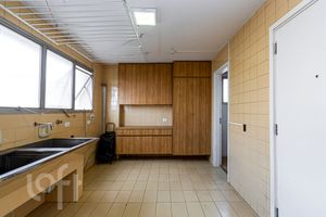 Image 15 - 892376