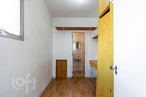 Image 19 - 892376