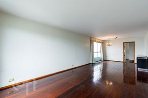 Image 6 - 892376