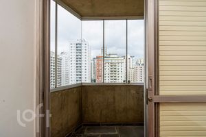 Image 29 - 892376