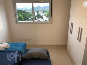 Image 8 - 892388