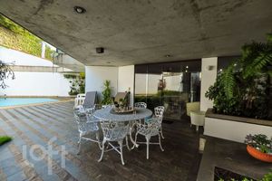 Image 61 - 892392