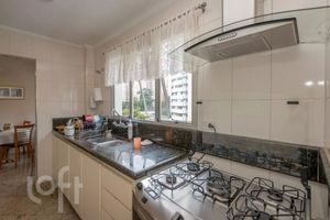 Image 8 - 892404