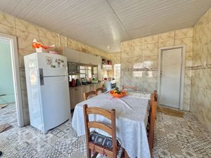 Image 11 - 892411