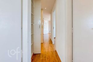 Image 33 - 892412