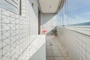 Image 16 - 892412