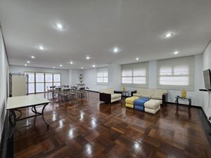 Image 21 - 892414