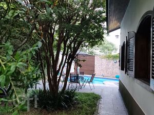 Image 9 - 892419