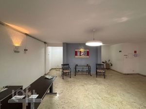 Image 32 - 892428