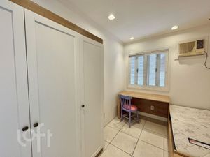 Image 32 - 892478