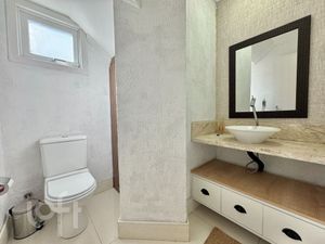 Image 9 - 892478
