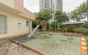 Image 12 - 892493