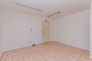 Image 6 - 892495