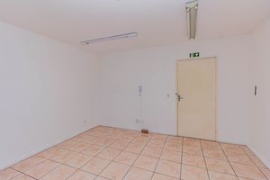 Image 7 - 892495