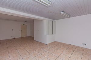Image 9 - 892495
