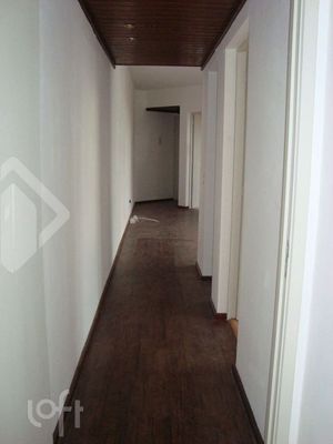 Image 4 - 892496
