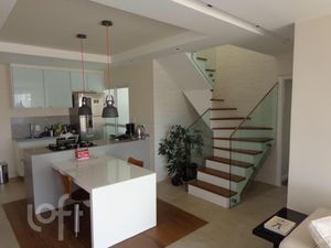 Image 10 - 892500