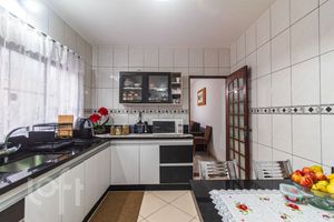 Image 4 - 892501