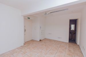 Image 6 - 892504