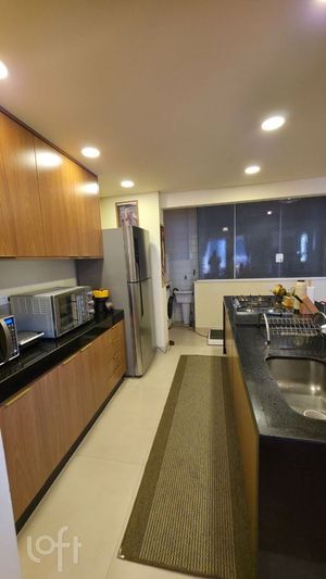 Image 3 - 892506