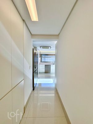 Image 26 - 892520