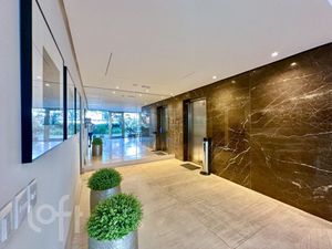 Image 62 - 892520