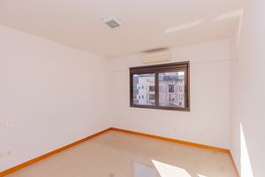 Image 8 - 892521