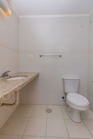 Image 17 - 892521
